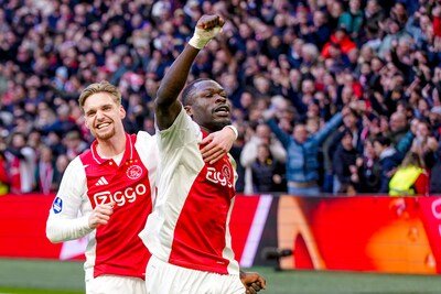 Voetbalpodcast | ‘Kans dat Taylor en Hato bij Ajax blijven is veel groter dan Brobbey en Henderson’